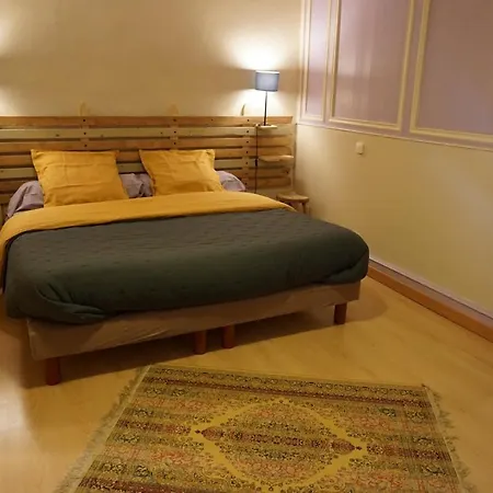 D'hotes Kerioret Izella *