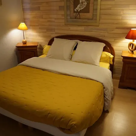 D'hotes Kerioret Izella *